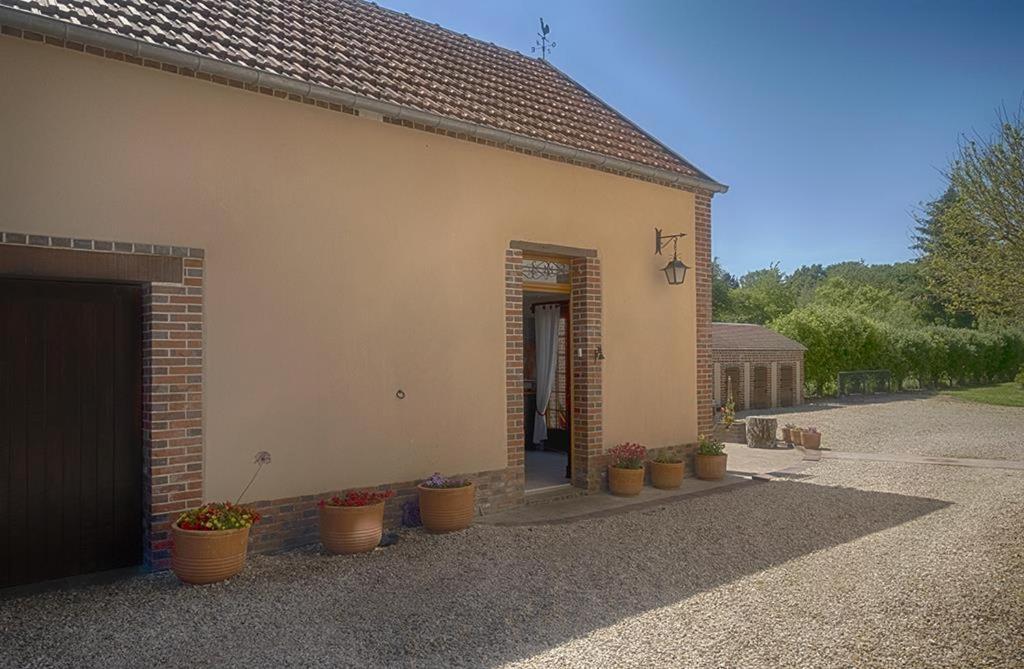 Bed and Breakfast Le Logis Du Regisseur Charny-Oree-de-Puisaye Exteriér fotografie